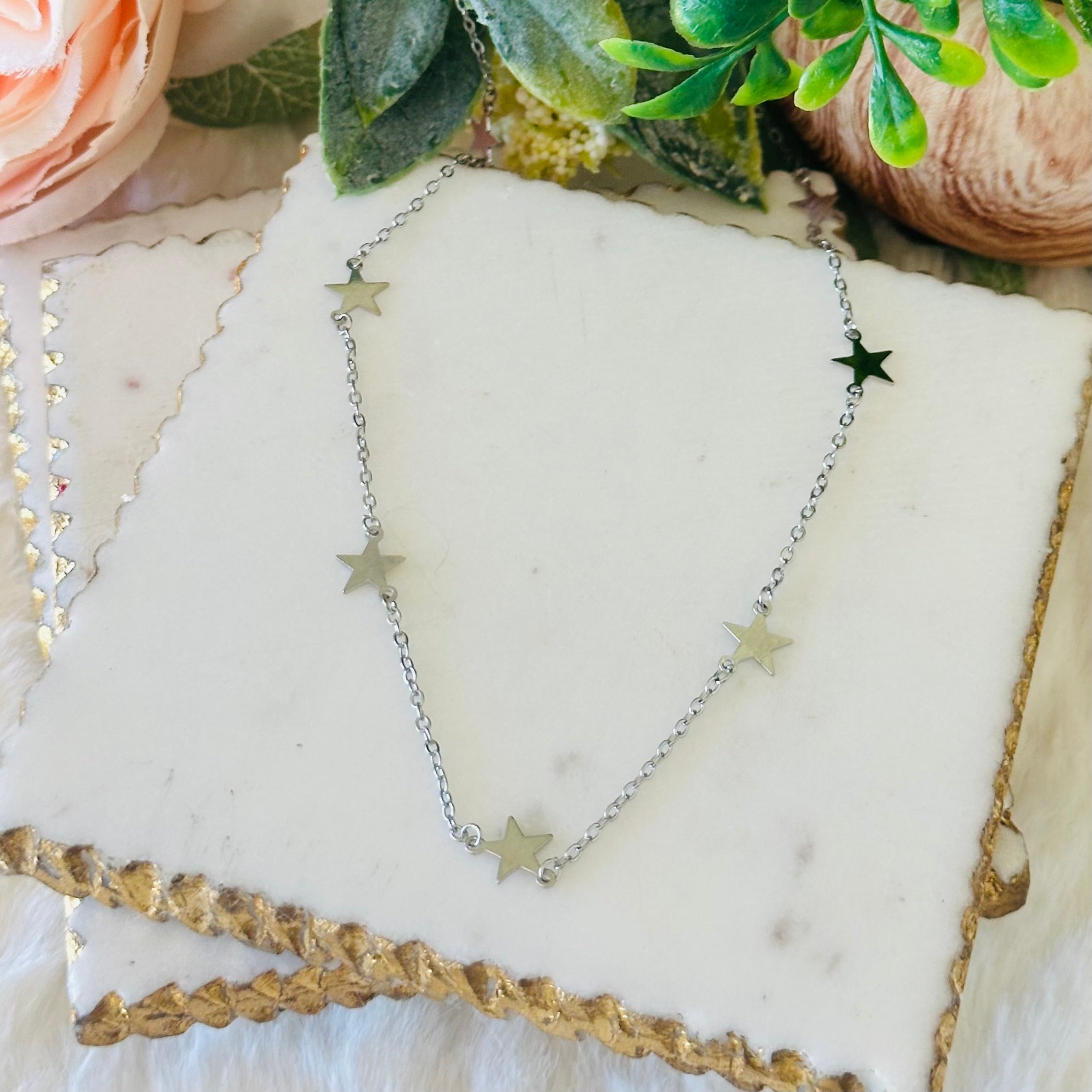 Dainty Star Pendant Choker Necklace