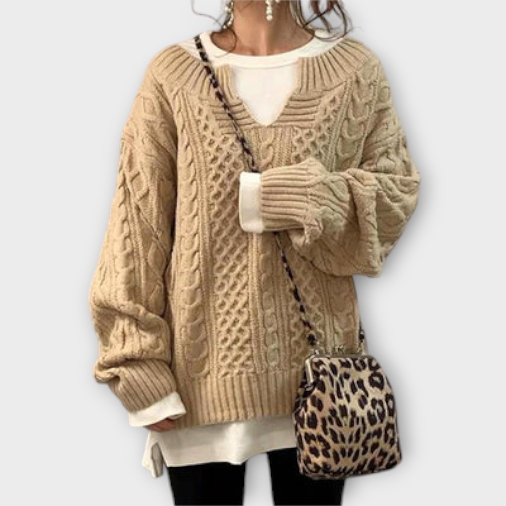 Lili – oversize sweter dzianinowy z warkoczowym splotem