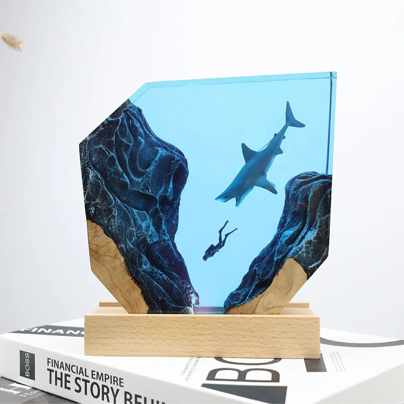 Diver Expedition Organism Resin Table Light Creactive Art Decoration Lamp Shark Diver Theme Night Light USB Charge