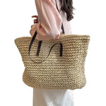 Cécile.- Woven bag