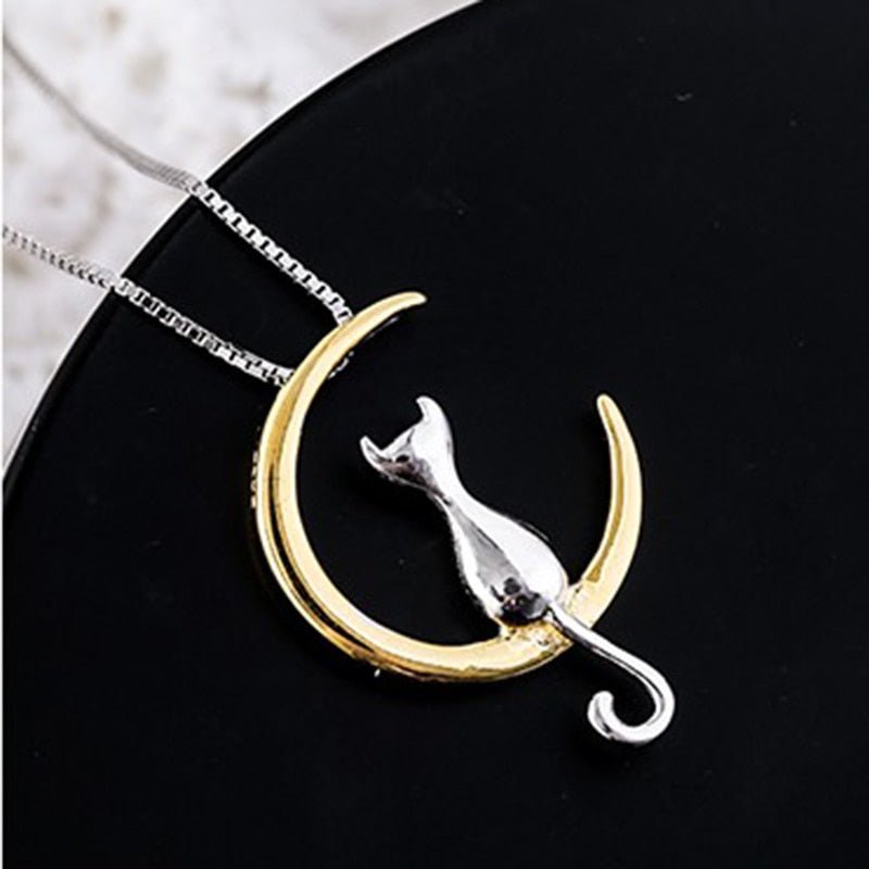 Elegant Necklace with Crescent Moon and Cat